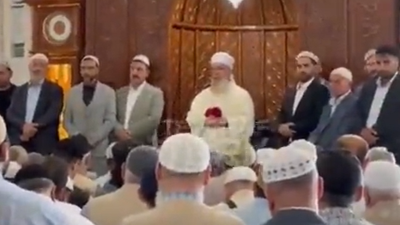 Menzil tarikatının tövbe alma anları görüntülendi: "Gavs hazretlerini kendime şeyh kabul ettim" sözlerini söyletip kendini şeyh ilan etti