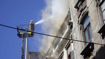 İstiklal Caddesi’nde restoranın çatısı yandı