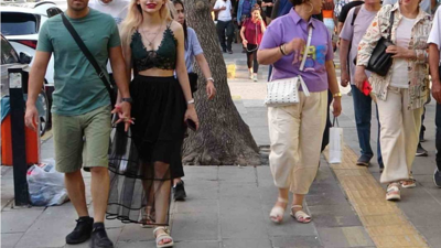 En değersiz para birimlerinden birine sahip İranlılar bile Türkiye’de hem eğlendi hem de alışveriş yaptı