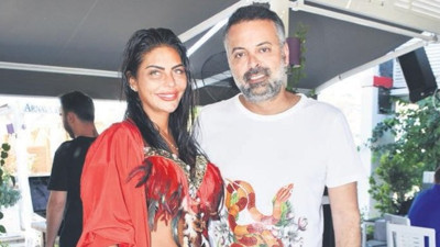 Süreyya Yalçın ve eşi mekana gitmese de günlüğü 15 bin lira olan masa boş tutuluyor