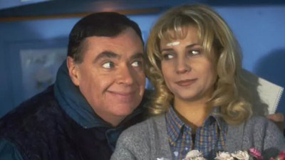 Efsane dizinin oyuncuları Binnur Şerbetçioğlu ve Ali Uyandıran yıllar sonra bir araya geldi