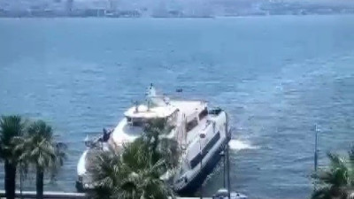 Yolcu gemisi kıyıya çarptı. Facianın eşiğinden dönüldü