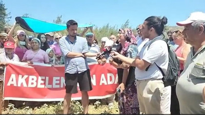 Akbelen'de köylüler basın açıklaması yaparken, iki jammer aracıyla canlı bağlantılar engellendi