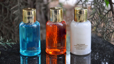 Otelde verilen şampuanlara dikkat. Sakın kullanmayın