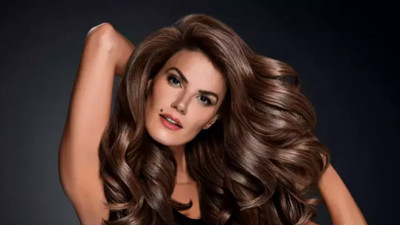 Ünlü model Tülin Şahin dünya modacılarını sıraya soktu