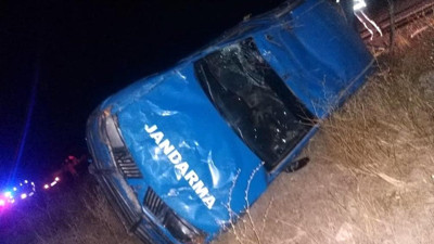 Erzurum'da tır askeri araca çarptı