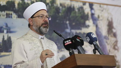 Ali Erbaş’ın ısrarı Diyanet’i karıştırdı