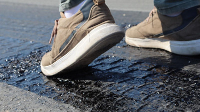 Aşırı sıcaklar asfaltı eritti