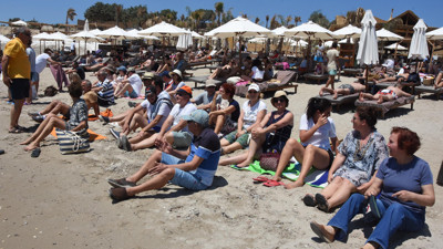 ‘Şezlong imparatorluğu’na karşı havlu direnişi