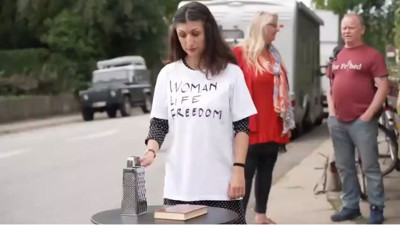 Kuran-ı Kerim’i rendeyle parçaladı