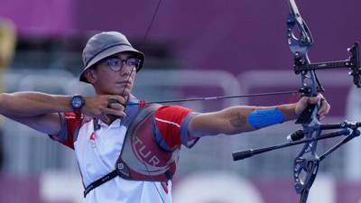 Dünya şampiyonu olan Mete Gazoz tarihe geçti