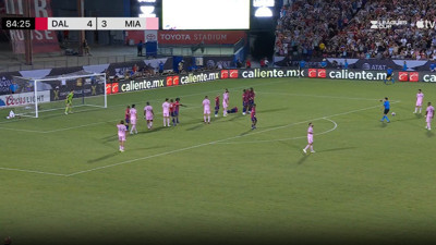 Messi büyülemeye devam ediyor. Frikikten bir gol daha attı