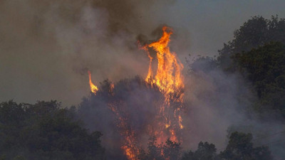 İtalya'daki orman yangınları yüzünden yüzlerce kişi tahliye edilecek