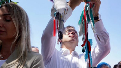 Ekrem İmamoğlu Tunceli'de: Dilek ağacına bez bağlayıp mum yaktılar