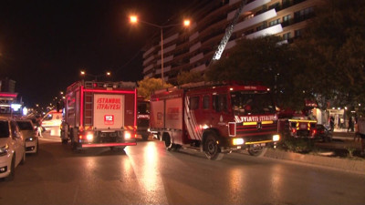 Lüks sitenin çatısındaki yangın korkuttu