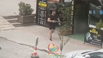 Yine Esenyurt yine olay. Kuaföre pompalı tüfekle saldırı düzenledi