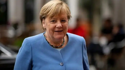 "Mütevazı" Angela Merkel fena yakalandı