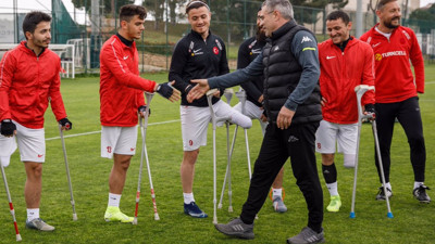 Ersun Yanal Süper Lig'in başlamasına 1 gün kala imzayı attı