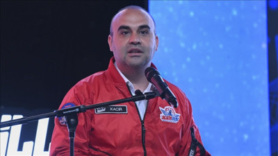 Ay’a kendi üreteceğimiz uzay aracıyla erişeceğiz. Bakan Kaçır böyle dedi. E tabii seçim yaklaştıkça 'atışlar' da hızlandı