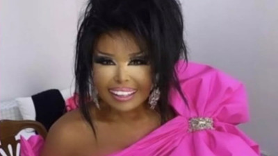 Bülent Ersoy Barbie'yi sahiplendi