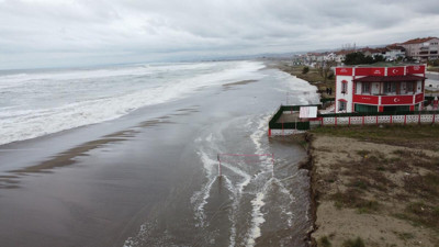 Sakarya'nın 3 ilçesinde denize girme yasağı uzatıldı