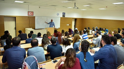 Türkiye'nin geleceği akademisyenler geçim kaygısıyla yurt dışına göçtü