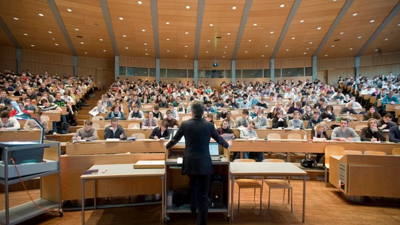 İktidar baskısı ve geçim derdi akademisyenleri canından bezdirdi. Çareyi yurt dışına gitmekte buldular