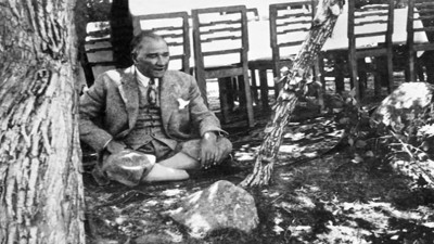 Atatürk’ün sevdiği şarkılar albüm oluyor. Bizzat kendi yazdığı şiir de yer alacak