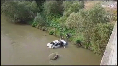 Otomobil Yeşilırmak'a uçtu: 1'i çocuk 5 yaralı