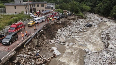 Çin'de toprak kayması: 21 ölü