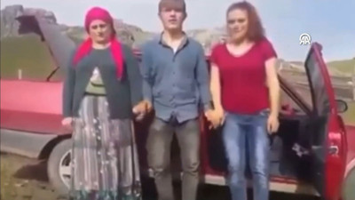 Şehit Eren Bülbül'ün ailesiyle horon oynadığı anlar ortaya çıktı