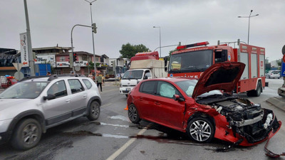 Sakarya D-100’de zincirleme kaza: 4 yaralı