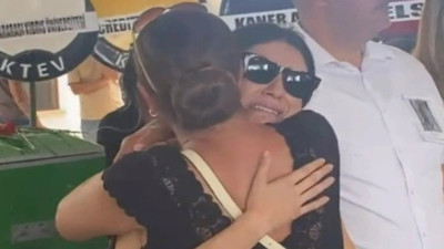 Hazar Ergüçlü babasını son yolculuğuna uğurladı. Cenazedeki hali yürek burktu