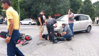 Tavşanlı’da otomobil ile elektrikli motosiklet çarpıştı: 1 yaralı