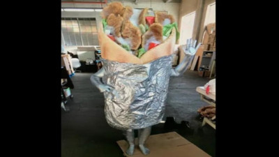 Kanada'da döner dürüm kostümü 12 bin dolara satıldı
