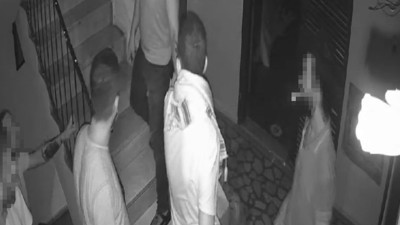 Adana'da 5 kişi bir iş merkezini silahla bastı: 1 ağır yaralı