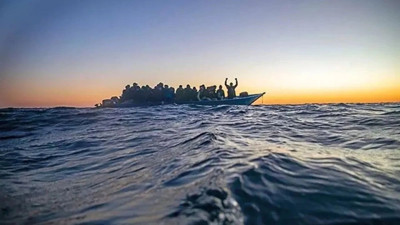 Atlantik Okyanusunda göçmen teknesi alabora oldu