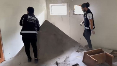 Metruk binaya tarihi eser operasyonu: Tam 5 bin adet ele geçirildi