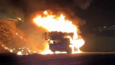 Seyir halindeki vinç alev topuna döndü