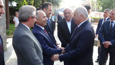 Aziz Yıldırım Trabzon valiliğine gelerek göreve başladı