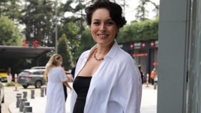 Ezgi Mola'dan karnı burnunda poz! Alışverişe çıktı