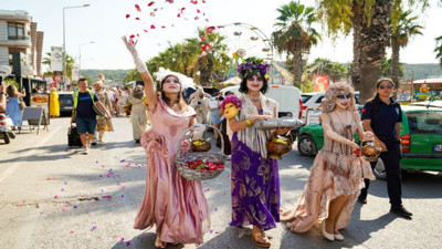 Seferihisar’da 2557 yıllık Dionysos Şenliği’ne ev sahipliği yaptı