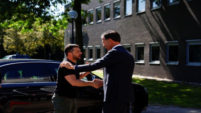 Zelenskiye'den Hollanda'ya ziyaret