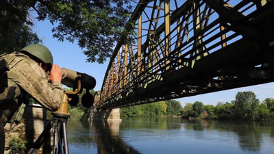 Yunanistan sınırında 2'si FETÖ üyesi 3 kişi yakalandı