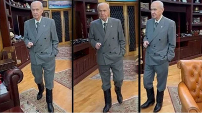 Bahçeli'nin çizmeleri Yunan basınında olay oldu. Körüklü efe çizmeleri ile gönderme yapmıştı