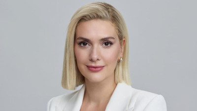 Bergüzar Korel'in yeni imajı şoke etti! Görenler Esra Erol sandı