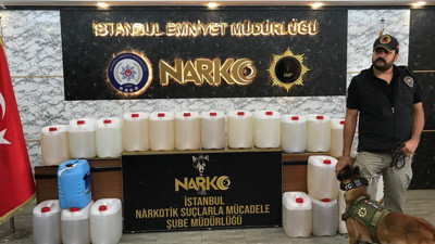 Tuzla'da yarım ton sıvı uyuşturucu emniyette sergilendi