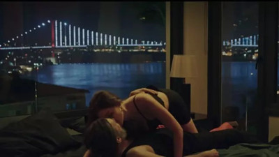 Nejat İşler ve İlayda Akdoğan'ın cesur sahneleri gündem oldu