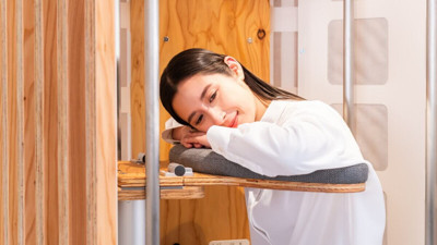 Çalışanların ayakta uyumasına olanak tanıyan sıra dışı bir ürün: Giraffenap