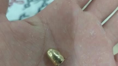 Eskişehir'de yorgun mermi bir evin camına isabet etti